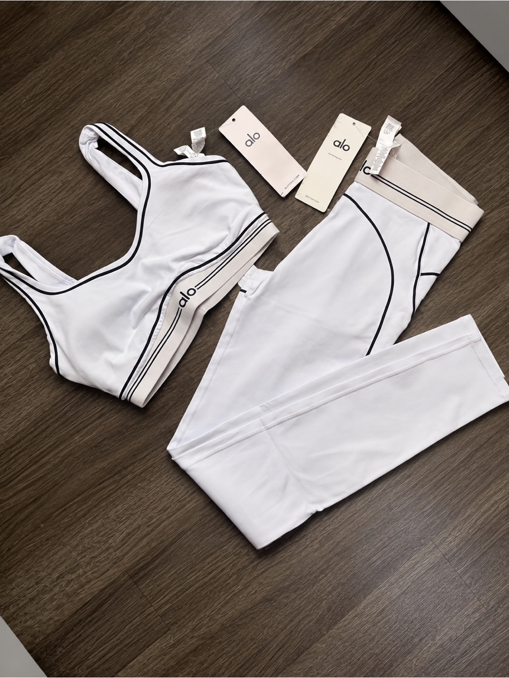 ALO Yoga White/ black Sports Bra & Leggings Set